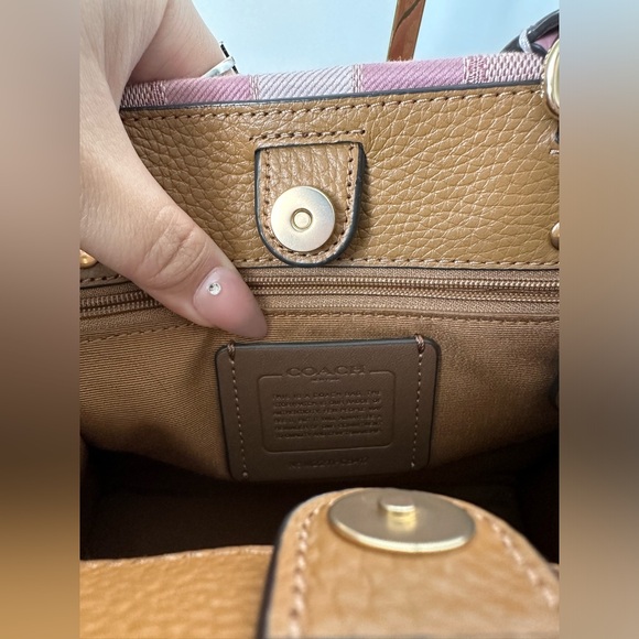 Pink Dempsey Tote Bag 22” in Signature Jacuard with Stripe and Coach Patch - Picture 11 of 14